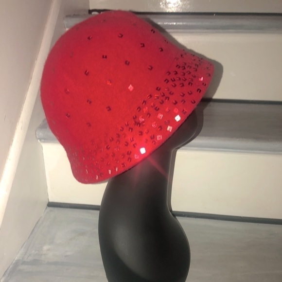 August black sparkly bucket hat & Nine West Red sequin wool hat Vintage main image 7